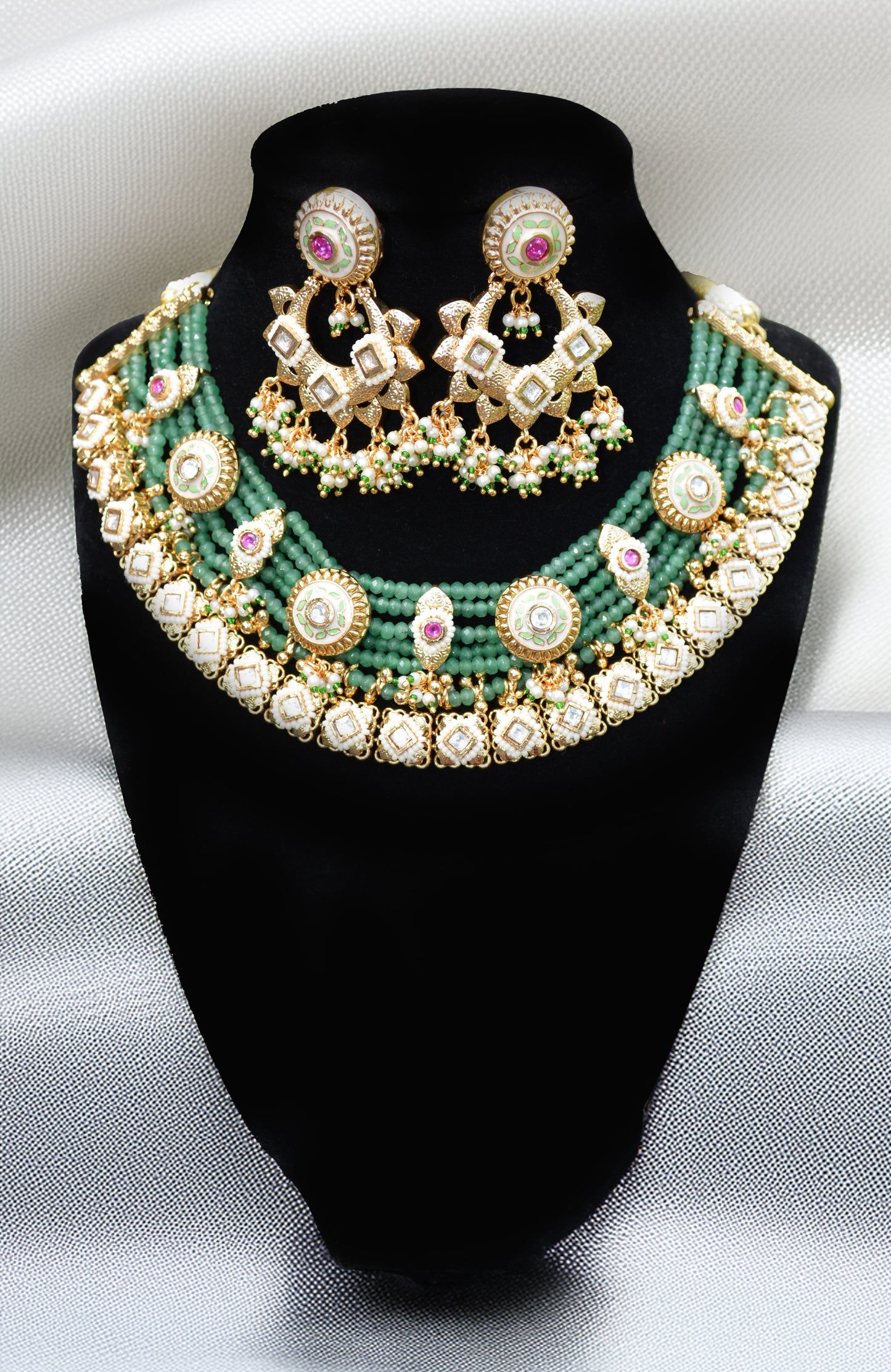 Green Traditional Choker Necklace