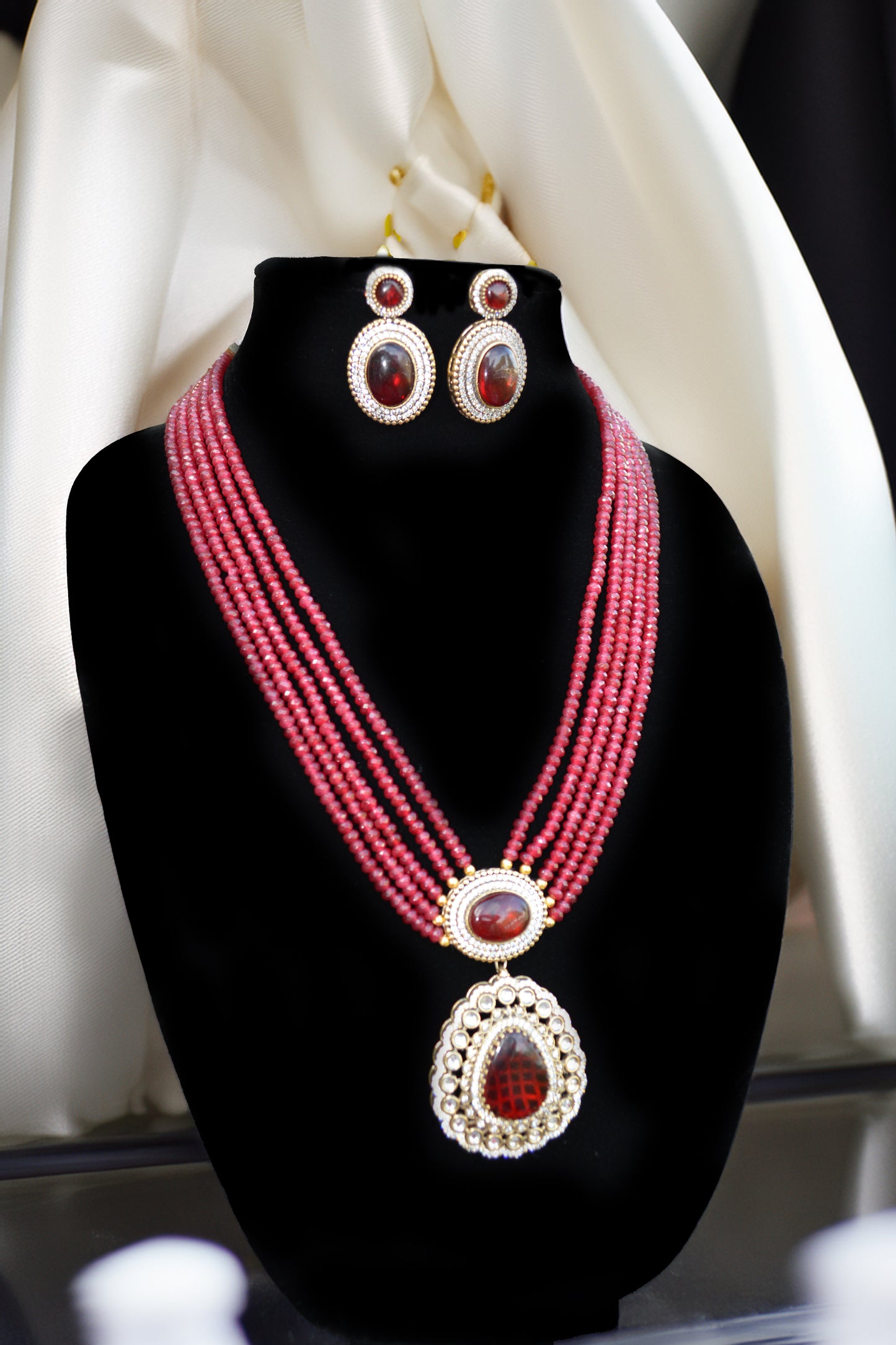 Red beads long necklace