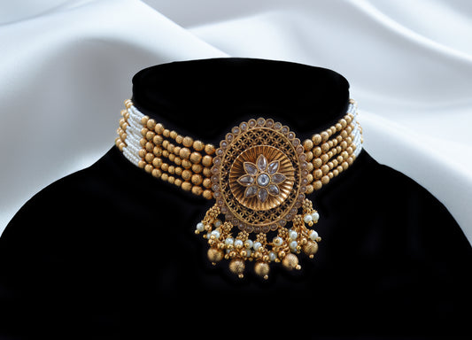 Fine Gold Finish Kundan Choker Necklace