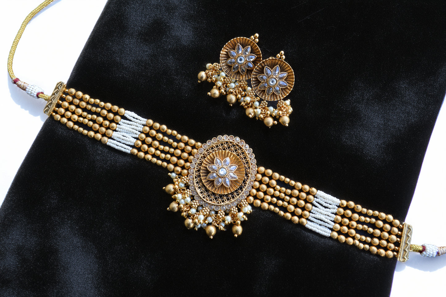 Fine Gold Finish Kundan Choker Necklace